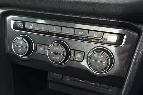 CY68EYM Volkswagen Tiguan 2.0 TDi 150 SEL 5dr ⭐Keyless entry, 1 Year VW Warranty⭐ Thumbnail #23