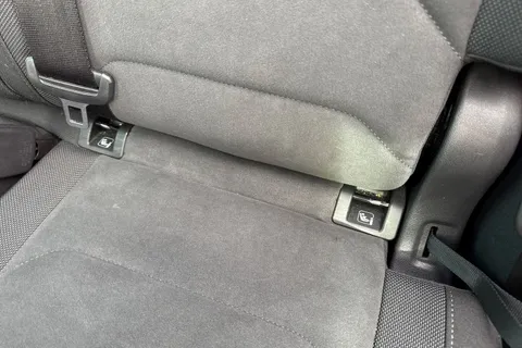 CY68EYM Volkswagen Tiguan 2.0 TDi 150 SEL 5dr ⭐Keyless entry, 1 Year VW Warranty⭐ Thumbnail #35