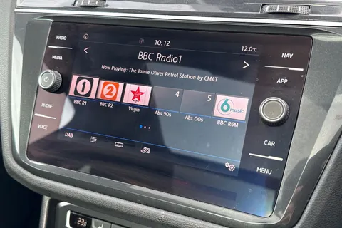 CY68EYM Volkswagen Tiguan 2.0 TDi 150 SEL 5dr ⭐Keyless entry, 1 Year VW Warranty⭐ Thumbnail #49