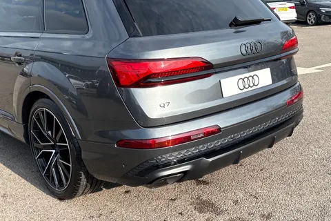 Audi Q7 3.0 TDI V6 Black Edition Tiptronic quattro Euro 6 (s/s) 5dr Thumbnail #8