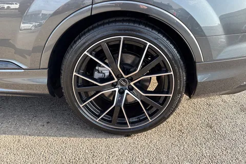 Audi Q7 3.0 TDI V6 Black Edition Tiptronic quattro Euro 6 (s/s) 5dr Thumbnail #13