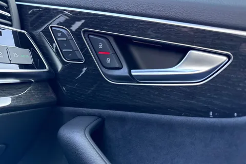 Audi Q7 3.0 TDI V6 Black Edition Tiptronic quattro Euro 6 (s/s) 5dr Thumbnail #21