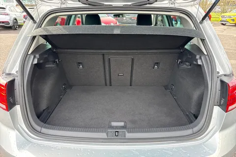 VO20JYZ Volkswagen Golf 2.0 TDI GT 5dr ⭐1 Year VW Warranty⭐ Thumbnail #7