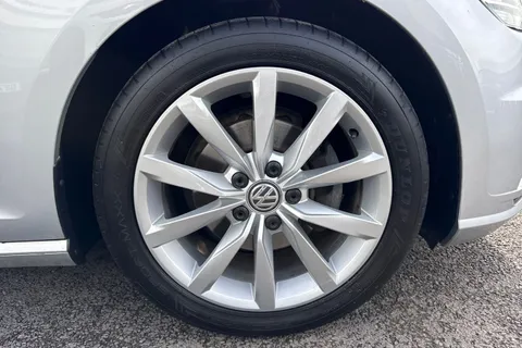 VO20JYZ Volkswagen Golf 2.0 TDI GT 5dr ⭐1 Year VW Warranty⭐ Thumbnail #10