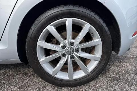 VO20JYZ Volkswagen Golf 2.0 TDI GT 5dr ⭐1 Year VW Warranty⭐ Thumbnail #11