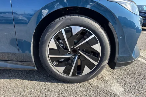  Volkswagen Id.7 Pro 77kWh Match Tourer Auto 5dr Thumbnail #12