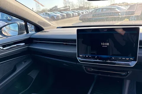  Volkswagen Id.7 Pro 77kWh Match Plus Tourer Auto 5dr Thumbnail #19