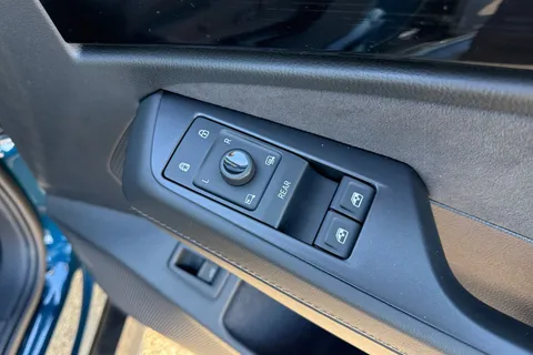  Volkswagen Id.7 Pro 77kWh Match Plus Tourer Auto 5dr Thumbnail #20