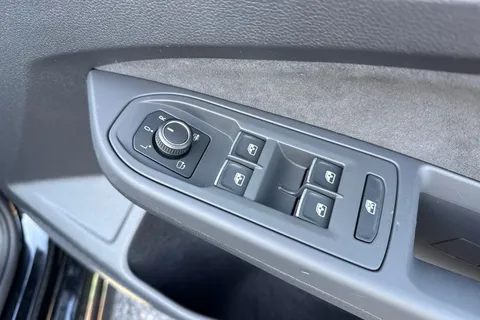 Volkswagen Golf 1.5 eTSI MHEV Black Edition DSG Euro 6 (s/s) 5dr Thumbnail #20