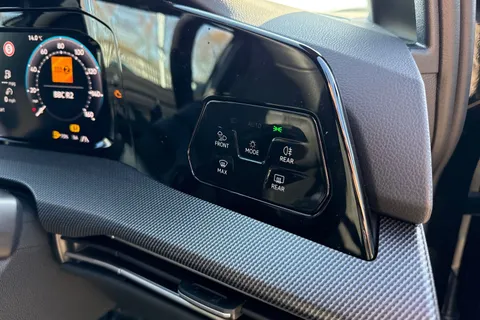 Volkswagen Golf 1.5 TSI Black Edition Euro 6 (s/s) 5dr Thumbnail #28