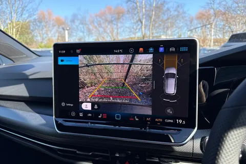 Volkswagen Golf 1.5 TSI Black Edition Euro 6 (s/s) 5dr Thumbnail #39