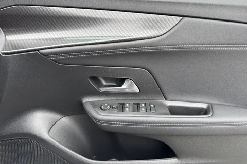 DY72XVL Vauxhall Mokka Electric 50kWh GS Line Auto 5dr Thumbnail #22