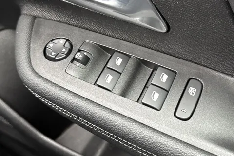 DY72XVL Vauxhall Mokka Electric 50kWh GS Line Auto 5dr Thumbnail #37