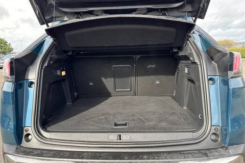 LY71GEU PEUGEOT 3008 1.6 13.2kWh Allure Premium e-EAT Euro 6 (s/s) 5dr Thumbnail #11