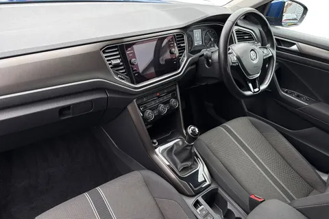 15 of 52 for Volkswagen T-Roc 1.0 TSI SE Euro 6 (s/s) 5dr