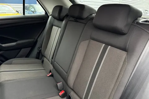 19 of 52 for Volkswagen T-Roc 1.0 TSI SE Euro 6 (s/s) 5dr