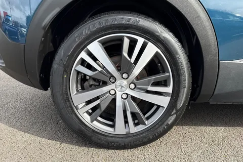 LY71GEU PEUGEOT 3008 1.6 13.2kWh Allure Premium e-EAT Euro 6 (s/s) 5dr Thumbnail #23