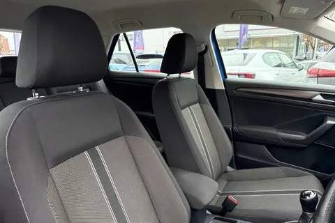 24 of 52 for Volkswagen T-Roc 1.0 TSI SE Euro 6 (s/s) 5dr