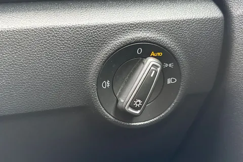 36 of 52 for Volkswagen T-Roc 1.0 TSI SE Euro 6 (s/s) 5dr