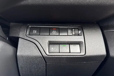 LY71GEU PEUGEOT 3008 1.6 13.2kWh Allure Premium e-EAT Euro 6 (s/s) 5dr Thumbnail #43