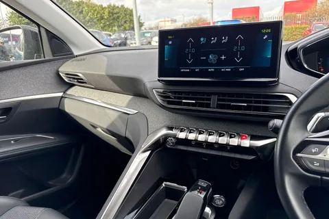 LY71GEU PEUGEOT 3008 1.6 13.2kWh Allure Premium e-EAT Euro 6 (s/s) 5dr Thumbnail #45