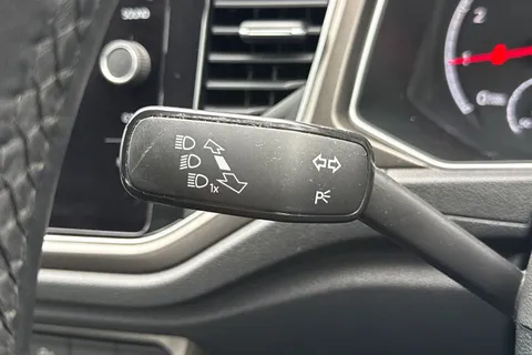 38 of 52 for Volkswagen T-Roc 1.0 TSI SE Euro 6 (s/s) 5dr