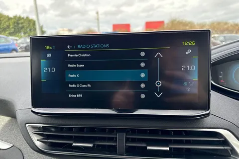 LY71GEU PEUGEOT 3008 1.6 13.2kWh Allure Premium e-EAT Euro 6 (s/s) 5dr Thumbnail #47