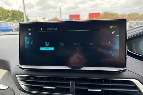 LY71GEU PEUGEOT 3008 1.6 13.2kWh Allure Premium e-EAT Euro 6 (s/s) 5dr Thumbnail #48