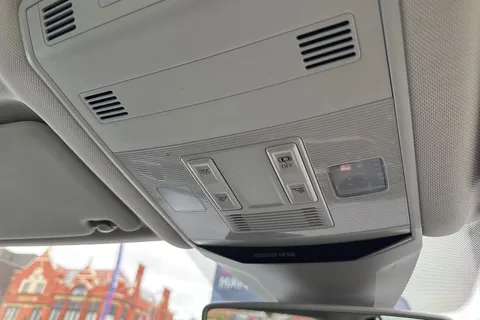 43 of 52 for Volkswagen T-Roc 1.0 TSI SE Euro 6 (s/s) 5dr