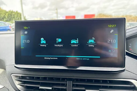 LY71GEU PEUGEOT 3008 1.6 13.2kWh Allure Premium e-EAT Euro 6 (s/s) 5dr Thumbnail #53