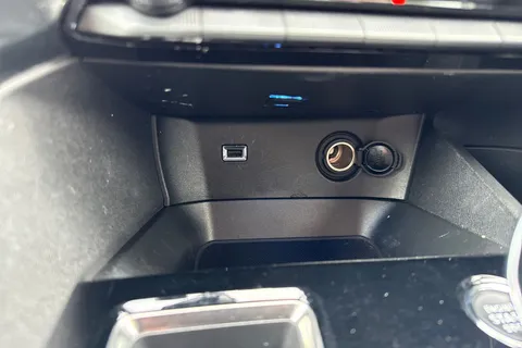 LY71GEU PEUGEOT 3008 1.6 13.2kWh Allure Premium e-EAT Euro 6 (s/s) 5dr Thumbnail #58