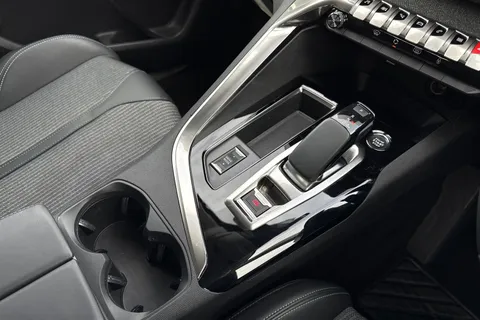 LY71GEU PEUGEOT 3008 1.6 13.2kWh Allure Premium e-EAT Euro 6 (s/s) 5dr Thumbnail #60