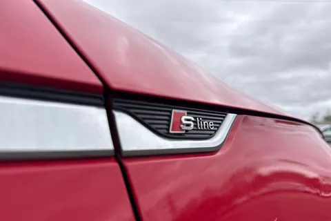 30 of 66 for Audi A5 Cabriolet S line 40 TDI 190 PS S tronic