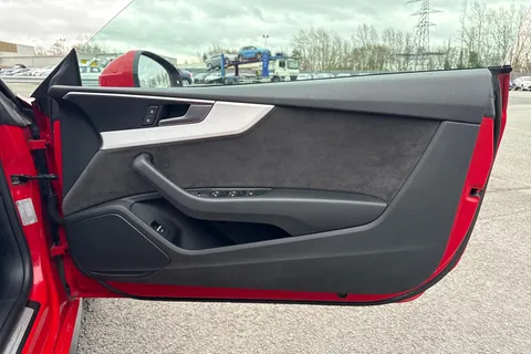 44 of 66 for Audi A5 Cabriolet S line 40 TDI 190 PS S tronic