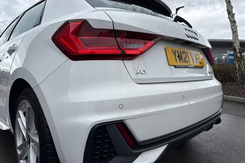YM21VXZ Audi A1 1.0 TFSI 30 S line Sportback Euro 6 (s/s) 5dr Thumbnail #8