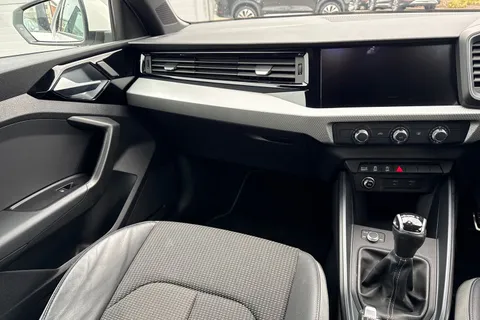 YM21VXZ Audi A1 1.0 TFSI 30 S line Sportback Euro 6 (s/s) 5dr Thumbnail #20