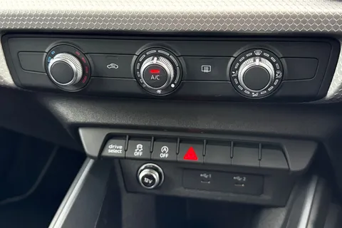 YM21VXZ Audi A1 1.0 TFSI 30 S line Sportback Euro 6 (s/s) 5dr Thumbnail #22