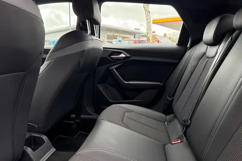 YM21VXZ Audi A1 1.0 TFSI 30 S line Sportback Euro 6 (s/s) 5dr Thumbnail #32