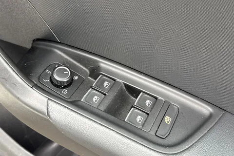 YM21VXZ Audi A1 1.0 TFSI 30 S line Sportback Euro 6 (s/s) 5dr Thumbnail #38