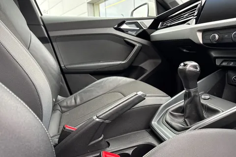 YM21VXZ Audi A1 1.0 TFSI 30 S line Sportback Euro 6 (s/s) 5dr Thumbnail #40