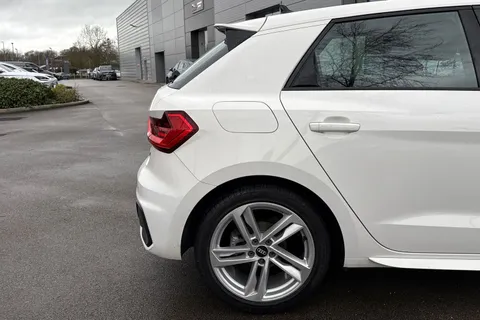 YM21VXZ Audi A1 1.0 TFSI 30 S line Sportback Euro 6 (s/s) 5dr Thumbnail #41