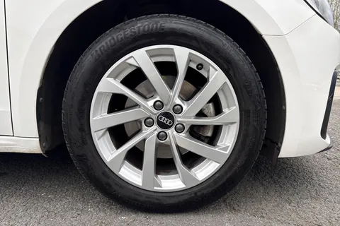 10 of 66 for Audi A1 Sport 30 TFSI 110 PS 6-speed