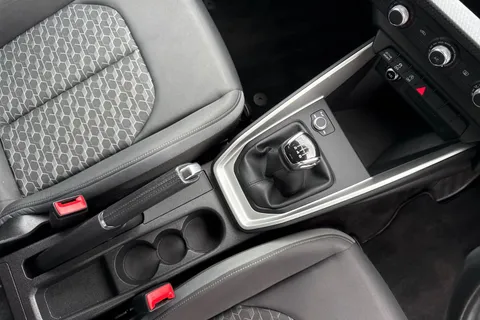 23 of 66 for Audi A1 Sport 30 TFSI 110 PS 6-speed