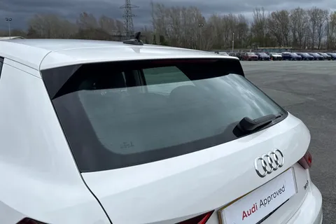 30 of 66 for Audi A1 Sport 30 TFSI 110 PS 6-speed