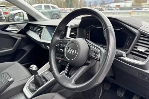 39 of 66 for Audi A1 Sport 30 TFSI 110 PS 6-speed