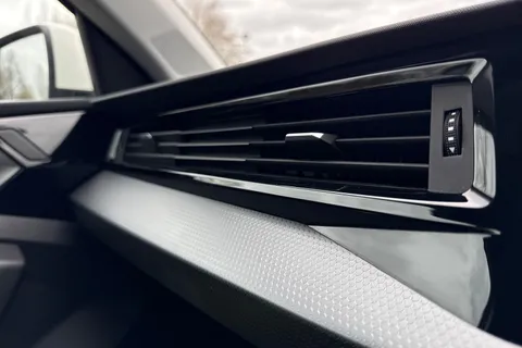 40 of 66 for Audi A1 Sport 30 TFSI 110 PS 6-speed