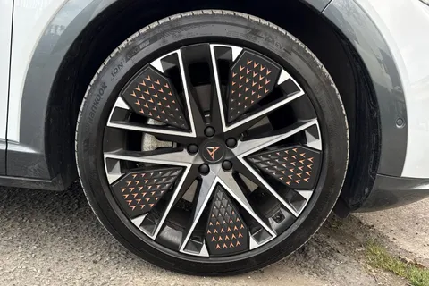 DC25OMG CUPRA Tavascan 77kWh VZ2 SUV Coupe Auto 4Drive 5dr Thumbnail #9