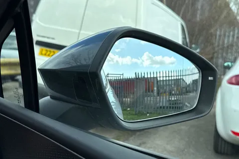 DC25OMG CUPRA Tavascan 77kWh VZ2 SUV Coupe Auto 4Drive 5dr Thumbnail #20