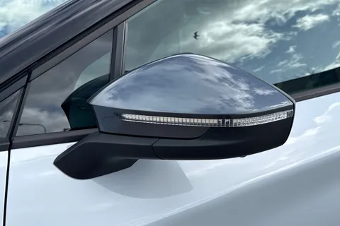 DC25OMG CUPRA Tavascan 77kWh VZ2 SUV Coupe Auto 4Drive 5dr Thumbnail #30