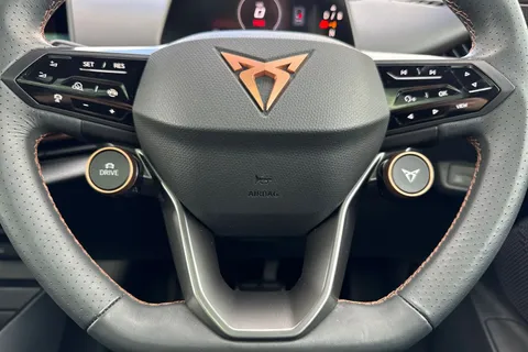 DC25OMG CUPRA Tavascan 77kWh VZ2 SUV Coupe Auto 4Drive 5dr Thumbnail #35